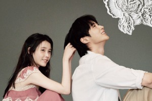 「ガチ結婚かと…」IU＆ビョン・ウソク、ネットを騒然とさせた“招待状”の正体【PHOTO】 画像