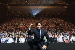 イ・ビョンホン、3年ぶりの日本ファンミーティングを開催　「皆さんの笑顔は心に鮮明に残っている」 画像