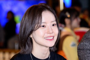 “熱愛報道ゼロだったのに…” 女優ムン・チェウォン、電撃結婚で浮上した「授かり婚」疑惑を即座に否定 画像