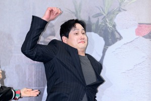 「ゴリラみたいに写ってて…」制作発表会で転倒寸前だったパク・ヘジュン、自虐コメントで会場爆笑！【PHOTO】 画像