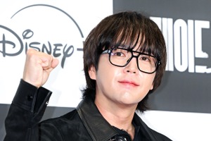チャン・グンソク、“1000万人監督”イ・ビョンホンを笑わせる軽快なトークで現場を爆笑の渦に 画像