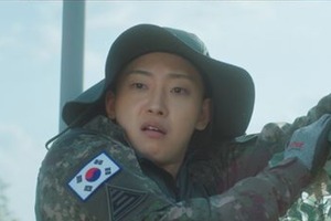 『伝説のキッチン・ソルジャー』炊事兵パク・ジフンと衝突する上等兵カン・ハギョン、尖った感情の起伏で作劇を盛り上げる 画像