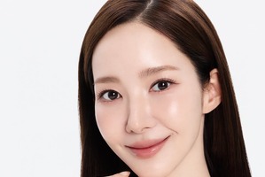 パク・ミニョンの“圧倒的な透明感”にファン悶絶！人形のような無欠点肌にうっとり【PHOTO】 画像