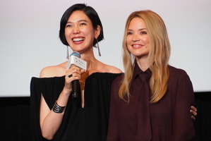 カンヌ最優秀女優賞受賞のヴィルジニー・エフィラ＆岡本多緒に長塚京三も「ボロボロ泣いた」 画像