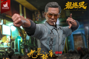 『トワイライト・ウォリアーズ』より、ルイス・クー演じる「龍兄貴」がフィギュアに！ 叉焼飯などアクセサリーも充実 画像