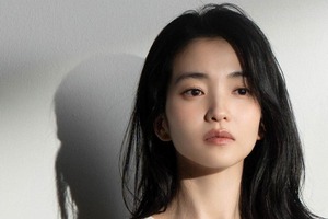 女優キム・テリの洗練された“新たな顔”。リラックス感とトレンドを兼ね備えた、新プロフィール写真の裏側【PHOTO】 画像