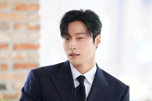 “最旬俳優” ホ・ナムジュンも『ユ・クイズ』に出演決定！収録時の写真は「まさにチャ・セゲ!?」 画像