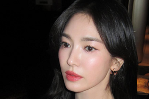 ソン・ヘギョの“儚げな美貌”にため息…仲良しの後輩女優ペ・スジも即「いいね」で反応【PHOTO】 画像