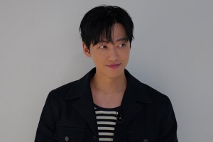 “48歳”ナムグン・ミンにネット民が二度見!?14時間お酒を飲み続けてもむくみ一つなしの神ビジュアル！ 画像