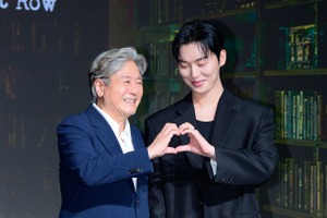 国民的俳優×注目の若手が贈るサスペンス！Netflix新作『最後列からの声』のキャスティング秘話 画像