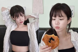 『チャングム』女優の娘イ・ユビ、カロリー爆弾を爆食しても“超ぺったんこ”ウエスト【PHOTO】 画像