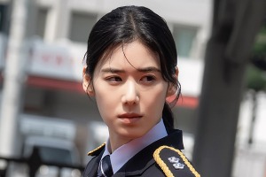 『財閥×刑事』アン・ボヒョンの新たな相棒、女優チョン・ウンチェの“麗しい制服姿”をキャッチ！ 画像