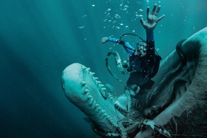 クジラの体内から脱出しろ！絶体絶命のサバイバルスリラー『クジラに落ちた男』ポスター＆場面写真 画像