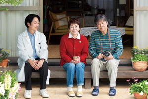 櫻井翔が認知症専門医として共演、大竹しのぶ＆三浦友和W主演『ぼけ日和』2027年公開決定 画像