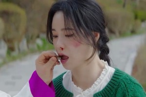 疲れた主人公が舐める“あの飴”。韓ドラのPPLで「KOPIKO」が頻繁に登場する納得の理由【コラム】 画像