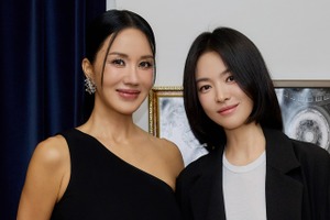 「まるで授賞式!?」女優オム・ジョンファのワインパーティーに“超豪華スター”が大集合！【写真】 画像