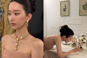 女優ムン・ガヨンの背中に釘付け…！ドレスからチラ見えするタトゥーに秘められた意味【写真】 画像