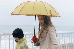 宮沢りえ「生きるための選択をしていく強い人」“間違いしか選ばなかった母親”『しびれ』特別予告編 画像