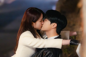 ツッコミどころ満載！令和の韓ドラに残る“事故キス”の考察「そんな偶然、あるわけないでしょ？」 画像