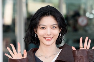 『トンイ』名子役キム・ユジョン、美脚際立つ秋の空港ファッションに目が釘付け！【写真】 画像