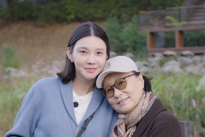 “チュ・サンウクの妻” チャ・イェリョン、姑との仲良しデートを公開！「夫が親孝行じゃなくてよかった」 画像