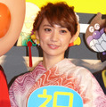 大島優子、“推しメン”クリームパンダと初対面　「意外と大きいですね…」と苦笑い・画像