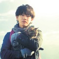 【予告編】佐藤健、泣きながら猫を抱きしめて…『せか猫』ポスター解禁・画像