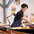 妻夫木聡、4月4日「ピアノ調律の日」にお仕事カット解禁！『家族はつらいよ2』・画像