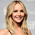 ジェニファー・ローレンス、6歳年上の画廊ディレクターと婚約！・画像