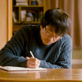 ヤン・イクチュン、『詩人の恋』日本公開に「ドキドキ」メッセージ動画到着・画像