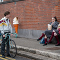 ゲイのエディ＆レズビアンのアンバーを描くアイルランド映画『恋人はアンバー』青春感あふれる場面写真・画像