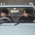 松村北斗“倒理”＆西畑大吾“氷雨”、世にも不穏な10円玉ミステリーに挑む「ノッキンオン・ロックドドア」第6話・画像