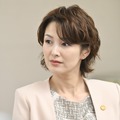 吉瀬美智子演じる梨乃の裏工作に「卑怯すぎる」の声続出…「うちの弁護士は手がかかる」8話・画像