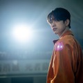 パク・ジニョン演じる“若返り”教祖が規格外パワー披露『ハイファイブ！』ポスター＆予告編・画像