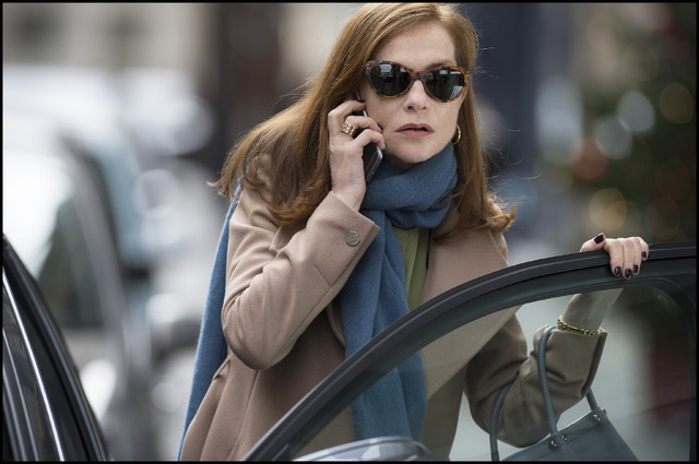 『エル　ELLE』(C) 2015 SBS PRODUCTIONS - SBS FILMS - TWENTY TWENTY VISION FILMPRODUKTION - FRANCE 2 CINEMA - ENTRE CHIEN ET LOUP