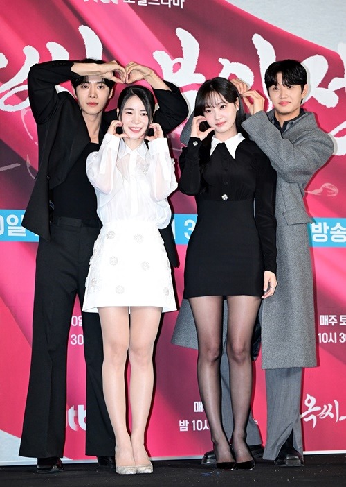 チュ・ヨンウ、イム・ジヨン、ヨヌ、キム・ジェウォン